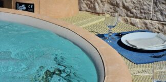 Does a Hot Tub Impact the Value of Your Property? Whirlpool, Bad, Bath, Outdoor, In The Free, Jacuzzi