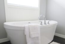 Should You Choose a Built-in or Freestanding Bath? Your Top Questions Answered