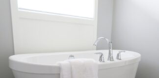 Should You Choose a Built-in or Freestanding Bath? Your Top Questions Answered