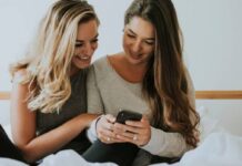 150+ Best Comments For Girls Pic To Make Her Smile