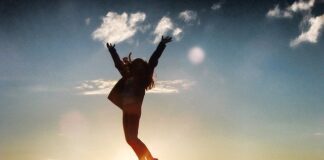 Staying Healthy and Happy When You Are on the Go