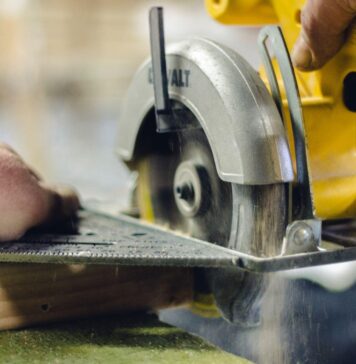 How to Select Circular Saw Guide Rail for Woodwork?