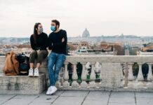 10 Essential Travel Tips for Couples
