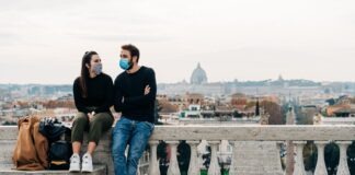 10 Essential Travel Tips for Couples