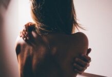5 tips against dry skin close photo of woman's back