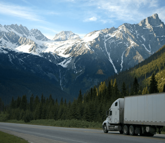 Do You Want to Move to LaGrange Georgia? Things to Consider A moving truck heading towards LaGrange Georgia