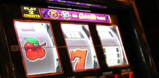 A Winning Guide for Playing Online Slots black and white game machine