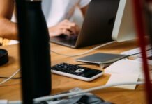 Top Karbon Alternatives 2023 person using silver MacBook