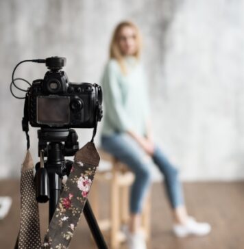 How to Create a Professional LinkedIn Profile Picture